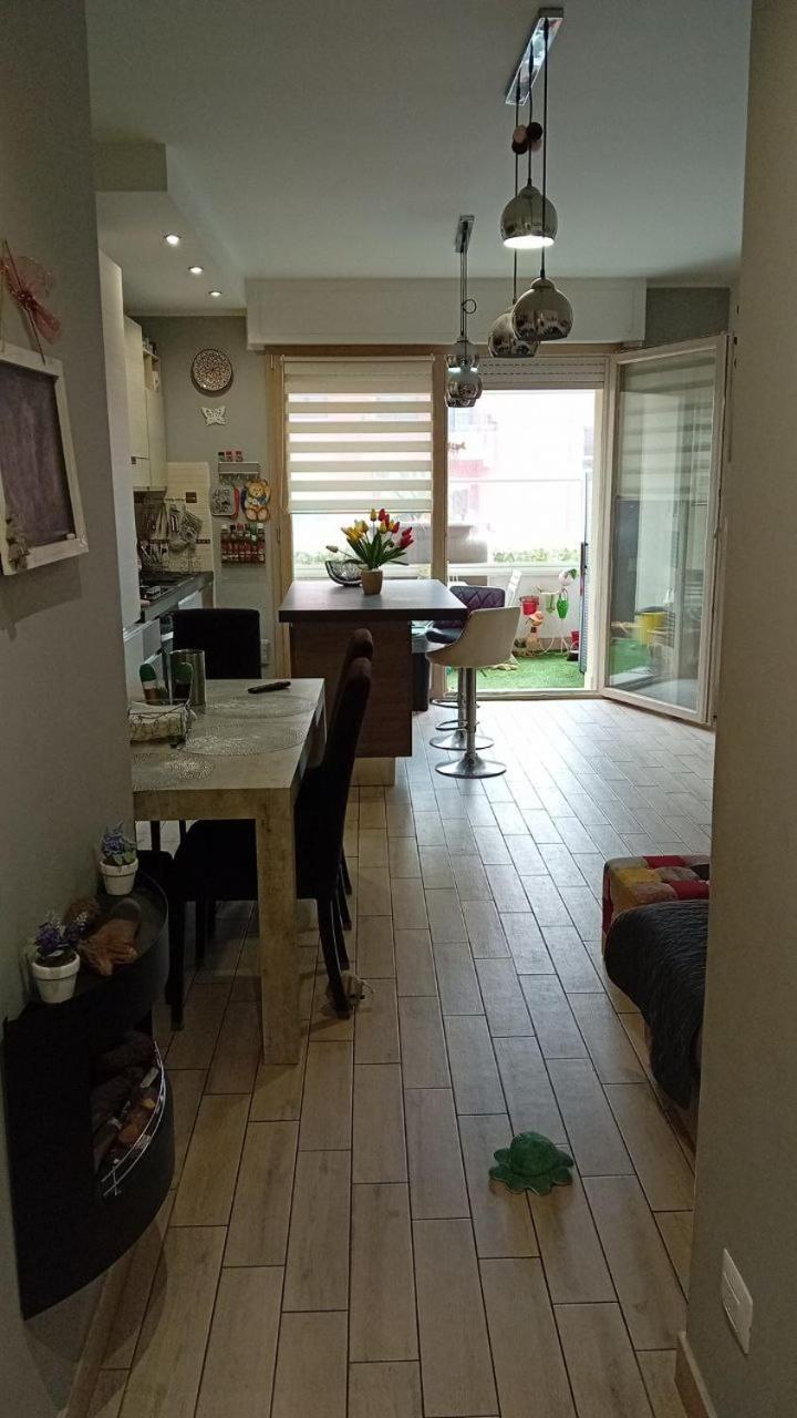 דירות Pomezia Centro מראה חיצוני תמונה